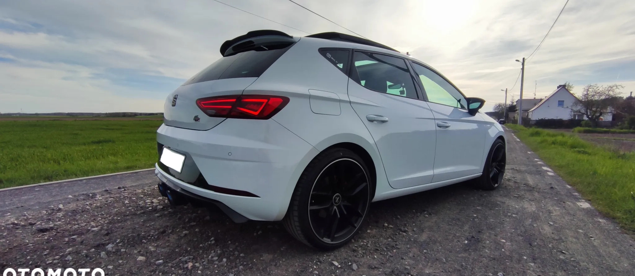 Seat Leon cena 79999 przebieg: 100000, rok produkcji 2019 z Wrocław małe 172